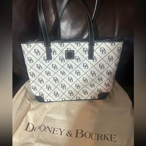 Dooney & Bourke Maxi Quilt Charleston Tote Bag